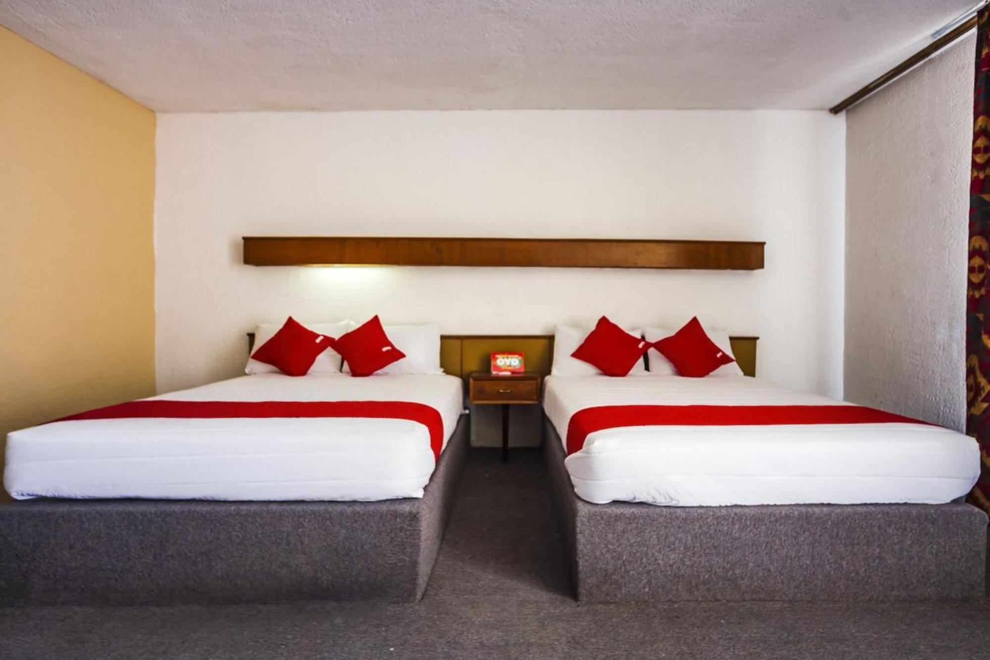 OYO Hotel Oasis, Matehuala Bagian luar foto