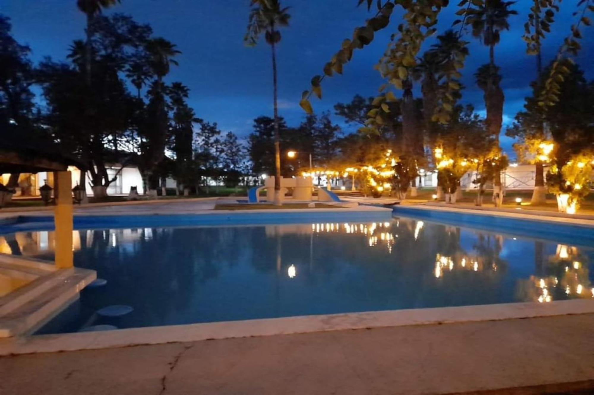 OYO Hotel Oasis, Matehuala Bagian luar foto